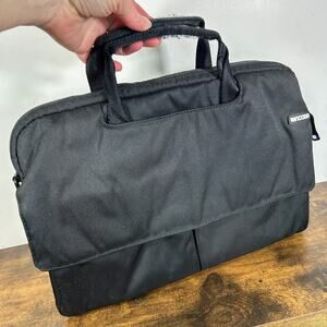 Incase Classic Universal Sleeve 13" Laptop Fits MacBook Air/Pro handles Pockets
